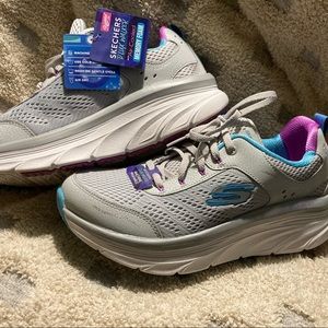 Brand new skachers 9.5